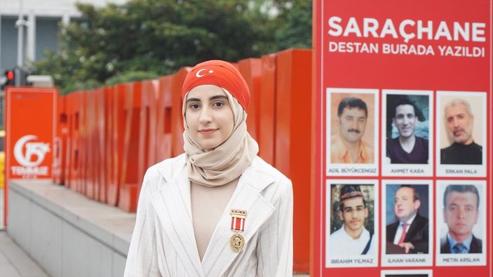 a, 15 Temmuz'da 14 yaşındaki kız, kolundan aldığı kurşunla gazi oldu