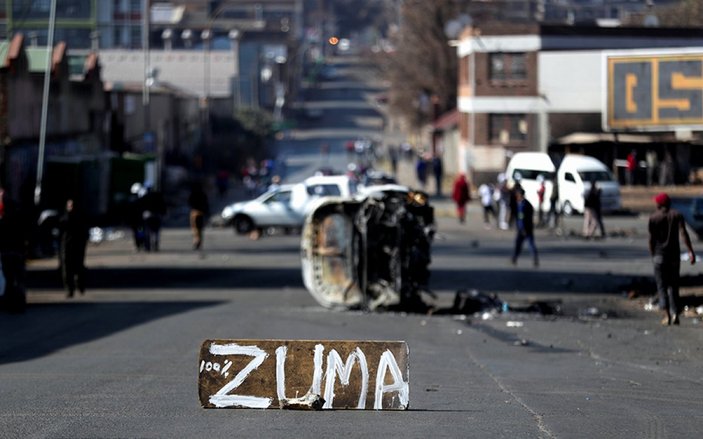 Jacob Zuma'nın hapsedilmesi, Güney Afrika'yı karıştırdı