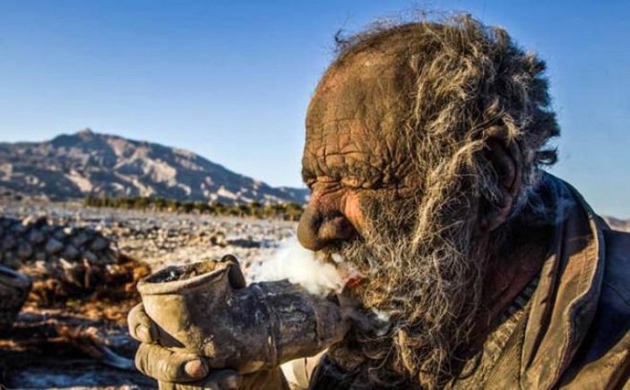 İran'da yaşayan Amoo Hadji, 65 yıldır yıkanmıyor