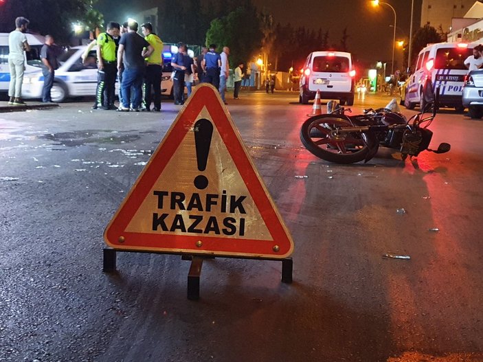Adana'da silahlı saldırıya uğrayan taksici, motosikletliye çarptı