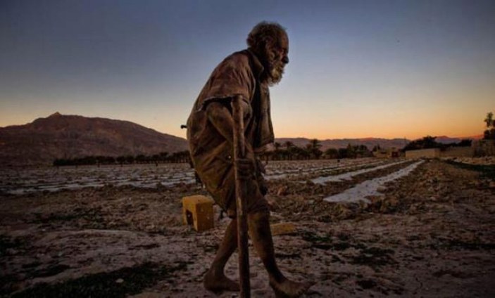 İran'da yaşayan Amoo Hadji, 65 yıldır yıkanmıyor