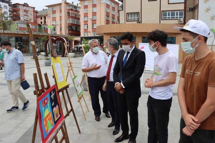 Rize'de, çocukların 15 Temmuz’u anlatan şiir ve resim sergisi açıldı