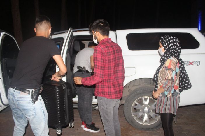 i Adıyaman’da içi ziynet ve para dolu valiz Afgan çifte teslim edildi