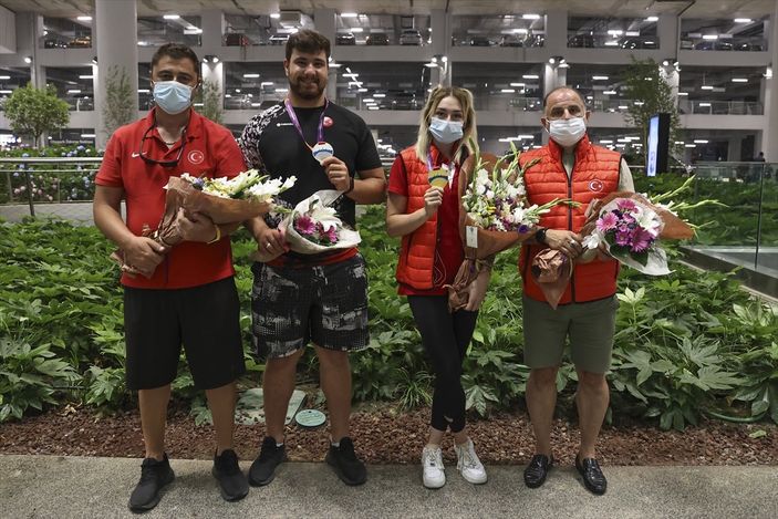 Avrupa 23 Yaş Altı Atletizm Şampiyonası'nda madalya kazanan milli sporcular yurda döndü