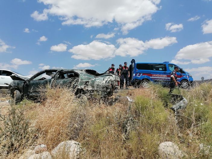 i Aksaray’da otomobil şarampole yuvarlandı: 1’i bebek 3 yaralı