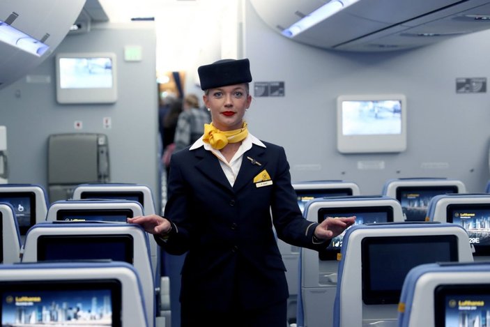 Lufthansa, yolculara 'bayanlar ve baylar' diye hitap etmeyecek