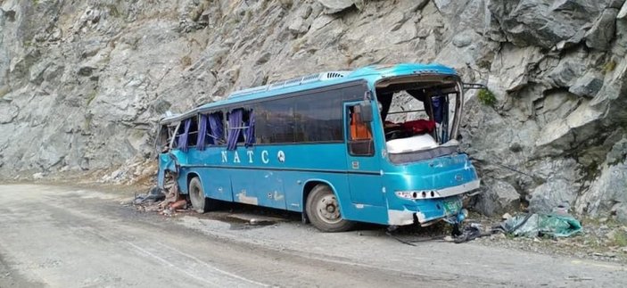 Pakistan'da otobüste patlama: 10 ölü