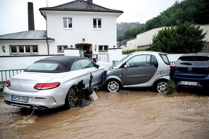 Almanya’da şiddetli yağış ve fırtına