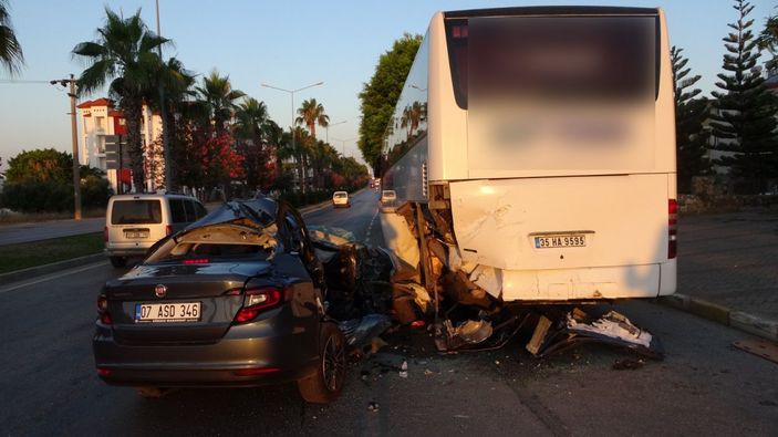 Antalya'ya tatile gelen gurbetçiler kaza yaptı: 1 ölü