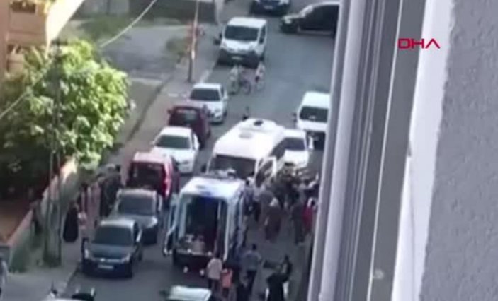 Maltepe'de servis minibüsü 8 yaşındaki çocuğa çarptı