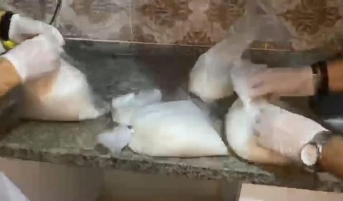 i Bursa'da buzdolabına saklanmış uyuşturucu bulundu