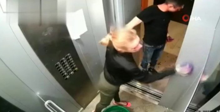 Rusya’da çiftin asansördeki kanlı kavgası kamerada