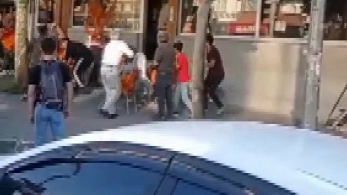 Bursa'da küçük çocukların sopalı sandalyeli sokak kavgası