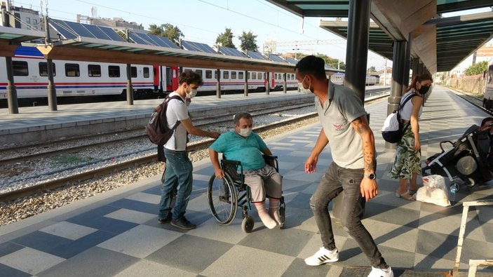 İzmir'de tatilcilerin tercihi tren oldu