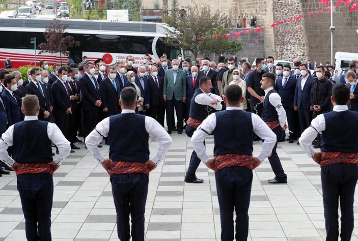 Cumhurbaşkanı Erdoğan, Erzurum'da gençlerle buluştu