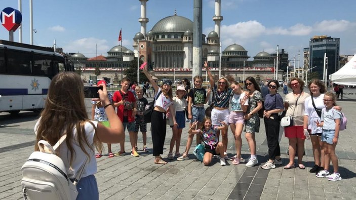 Taksim'de turist yoğunluğu