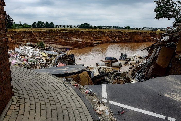 Almanya'da sel felaketinin ardından can kaybı artıyor