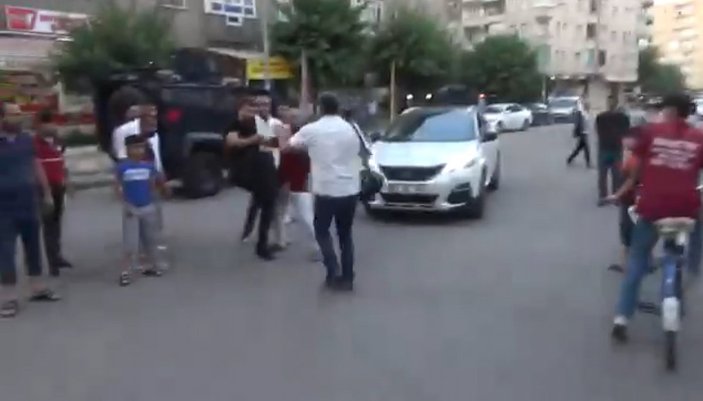 Diyarbakır’da gazetecilere saldırı