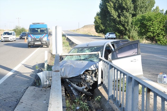 Yozgat’ta otomobil köprü korkuluklarına çarptı: 1 çocuk öldü