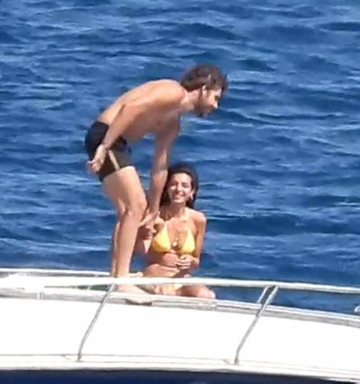 Melisa Aslı Pamuk Oğuzhan Özyakup'u çabuk unuttu! Aradığı aşkı Bodrum'da buldu! Bitez'de aşk dansı...