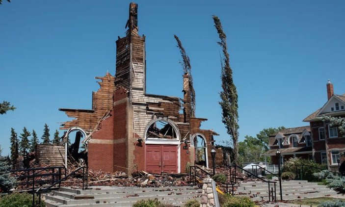 Kanada'da bir kilise daha yangında kül oldu