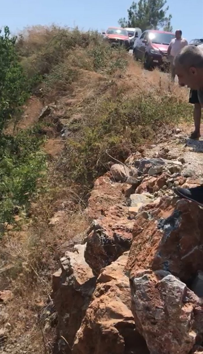 Antalya'da safari aracı şarampole yuvarlandı