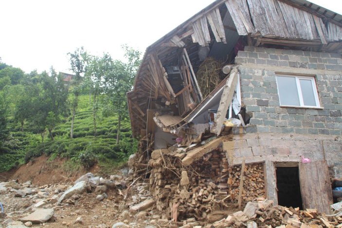 Rize'de sel felaketinde 47 bina yıkıldı