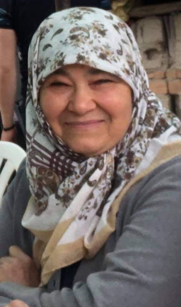 i Denizli'de annesini boğazını keserek öldürdü