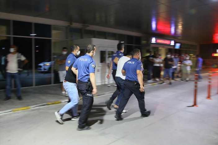 İstanbul'da cinayet zanlısı olarak aranan 3 kişi, İzmir'de yakalandı
