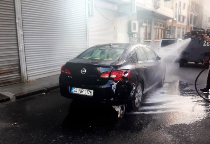 Kağıthane'de evsizlerin kaldığı aracı böyle kundakladı