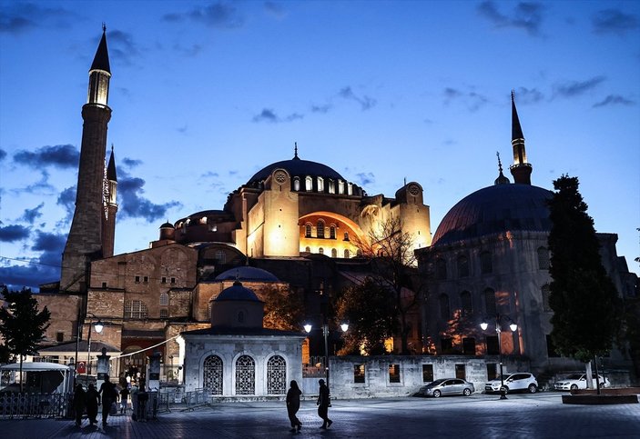 Ayasofya Camii: Tarihi günün 1'inci yılı