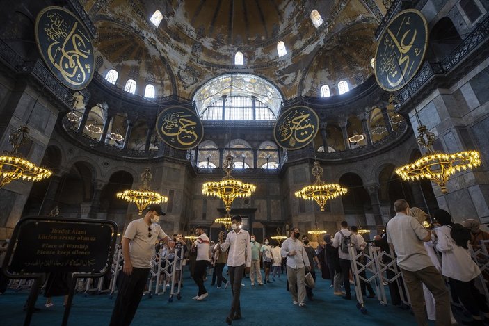 Ayasofya Camii, ziyaretçilerin akınına uğradı