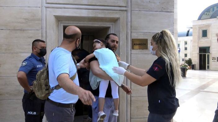 d Avcılar’da asansörde mahsur kalan 8 kişi kurtarıldı