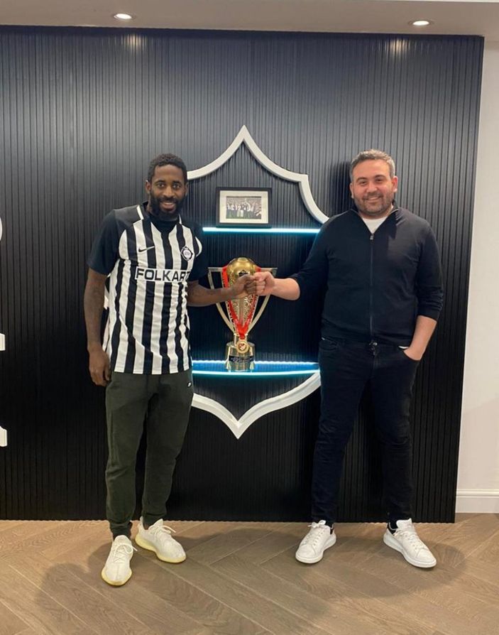 Altay, Poko ile sözleşme uzattı