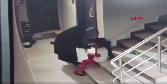 Eskişehir’de kızına gözcülük yaptırıp hırsızlık yaptı