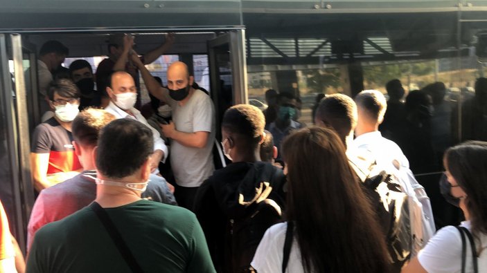 İstanbul’da haftanın ilk iş günü metrobüsler doldu taştı