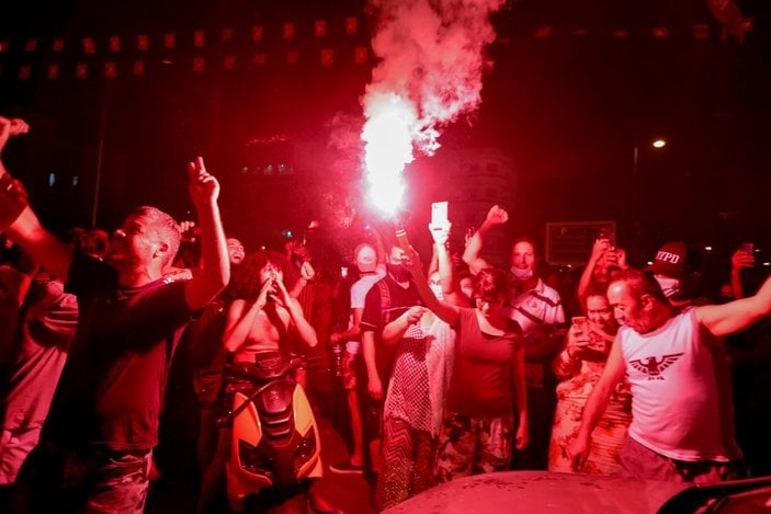 Tunus Cumhurbaşkanı, Başbakan Meşişi'yi görevden aldı