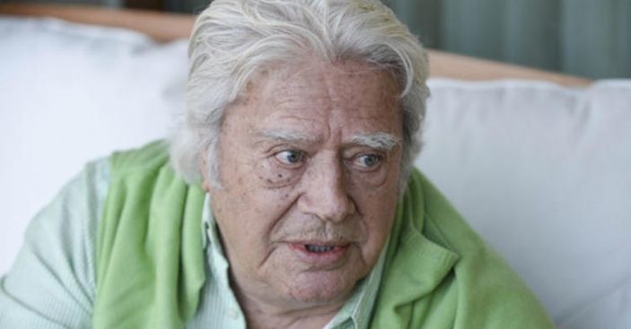 Cüneyt Arkın'dan dikkat çeken paylaşım! Yüreğimiz hep zengin ve genç...