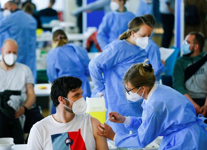 Avrupa Birliği: Koronavirüs aşılamasında hedefe ulaştık
