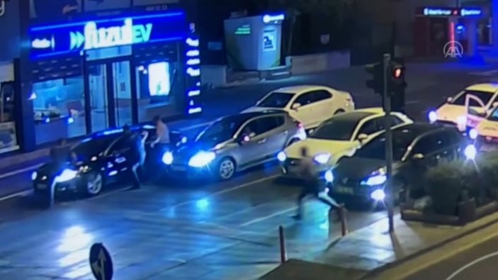 Kahramanmaraş'ta polisi aracın kaputunda sürükledi