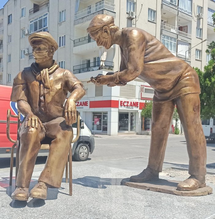 CHP'li Saruhanlı Belediyesi, 'Sağlıkçı Anıtı' yaptırdı