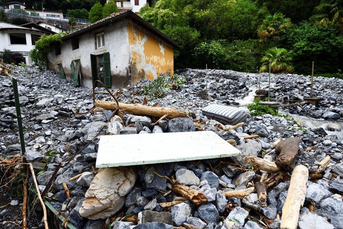 İtalya'nın Como Gölü bölgesini sel vurdu