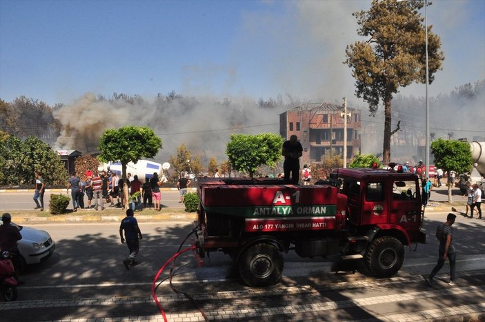 Manavgat'taki yangının boyutu havadan görüntülendi