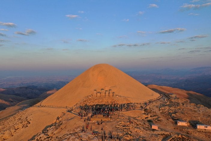 Nemrut Dağı, Samanyolu ile birlikte görüntülendi
