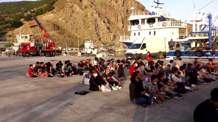Türkiye, İtalya'ya giden 200 Afgan göçmeni yakaladı