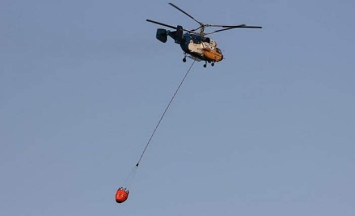 Yangınlarda su taşıma kapasitesi bakımından helikopter kullanılıyor