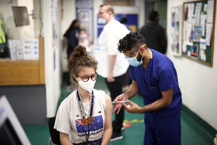 İngiltere: Koronavirüs aşılaması, bu gidişle 2024'e kadar bitmeyecek