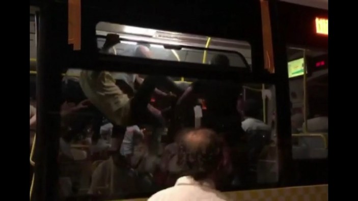 Üsküdar’da, otobüste maske kavgası