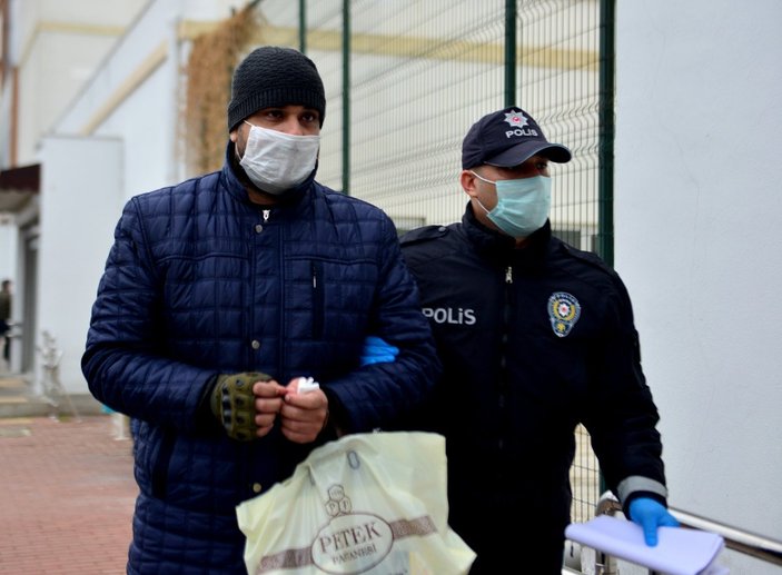 Adana'da korona hastasının tükürüğü ile tehdide tutuklama