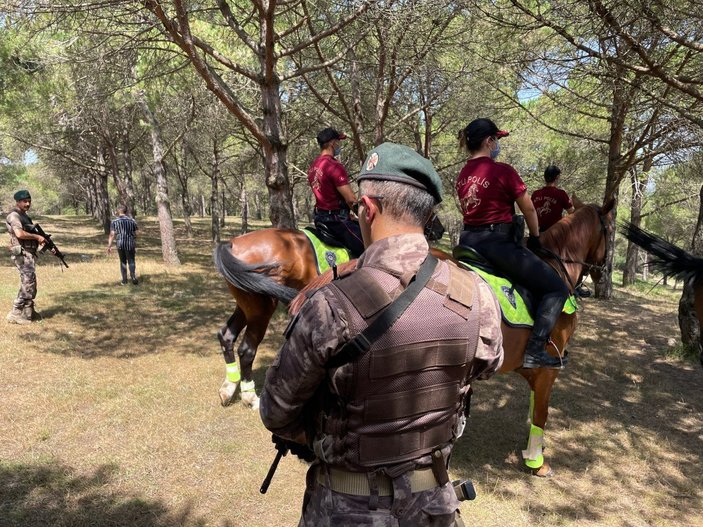 Sultangazi'de polisler ormanlık alanlarda denetim yaptı